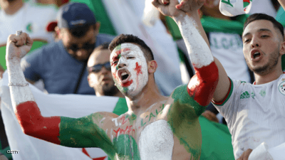 مصر ترحل ٢٢ مشجع جزائري بعد حادثة المشاغبات